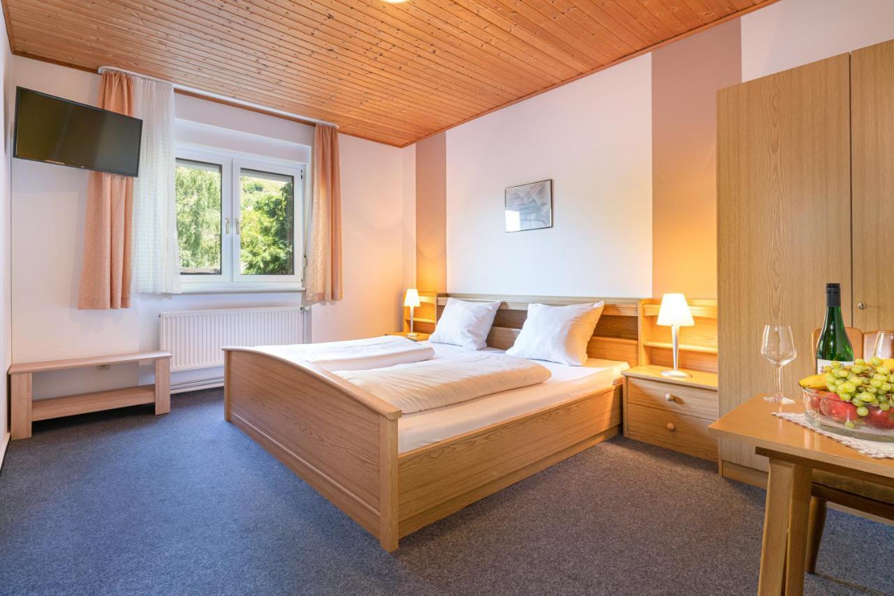 Hotel Deis Senheim Exterior photo